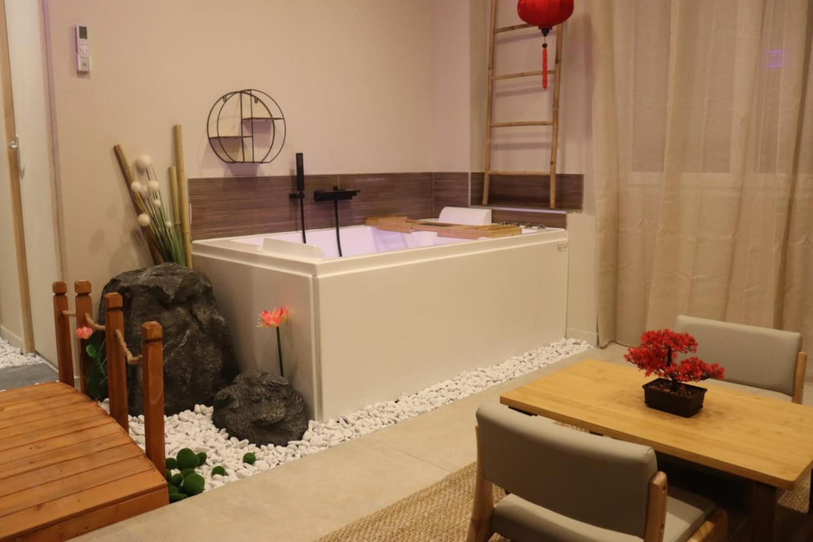 Loveroom Japon Avec Balneotherapie 土伦 外观 照片